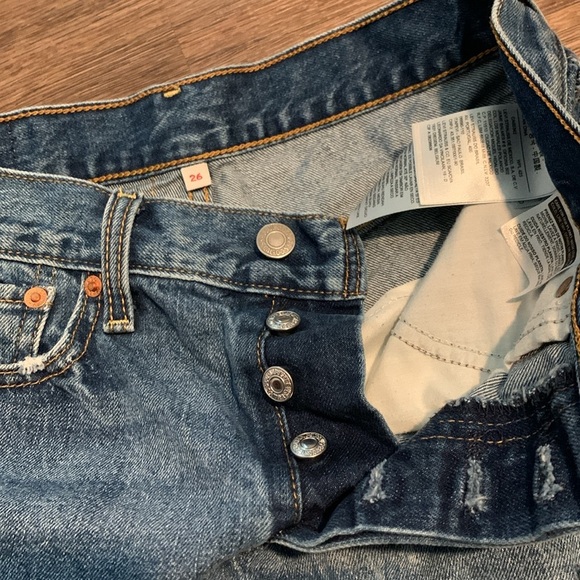 Levi's Women's Blue Cut Off Denim Shorts - Picture 3 of 4